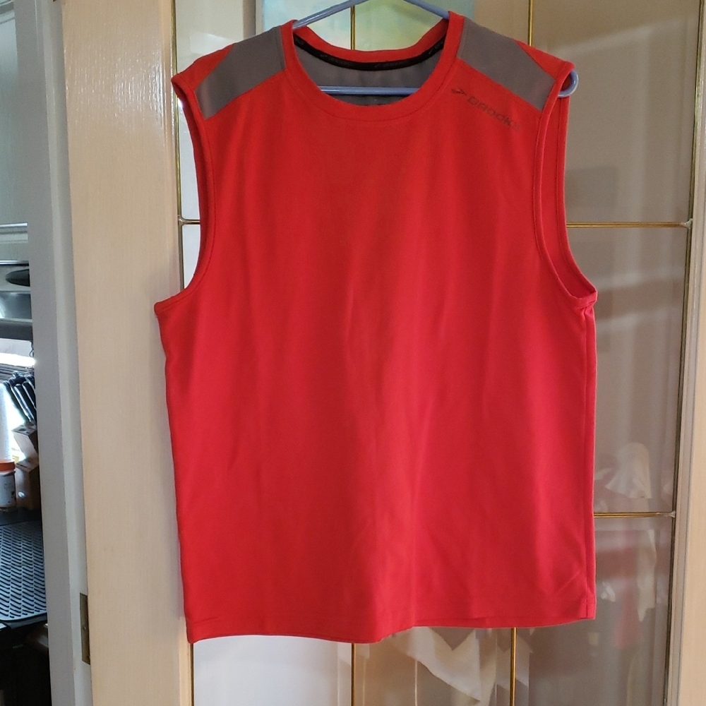 Brooks Men’s Sports Tank Top Size M Red With Grey Stripe On Back.